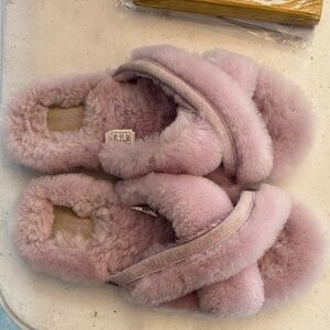 UGG Women's Soft lilac Shearling Slippers